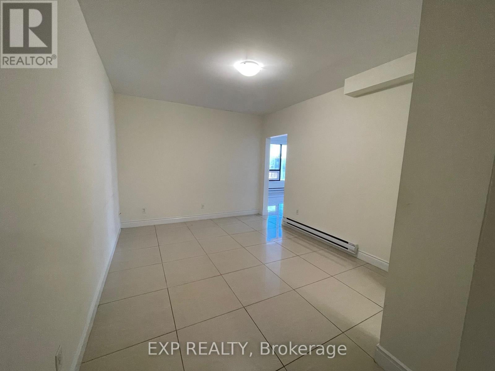 202 - 258 LAKESHORE ROAD E