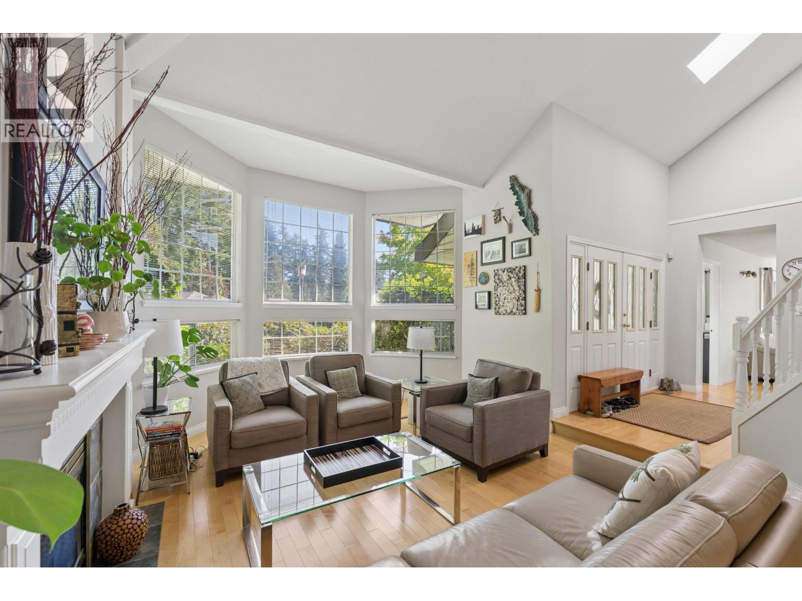 13 TIMBERCREST DRIVE