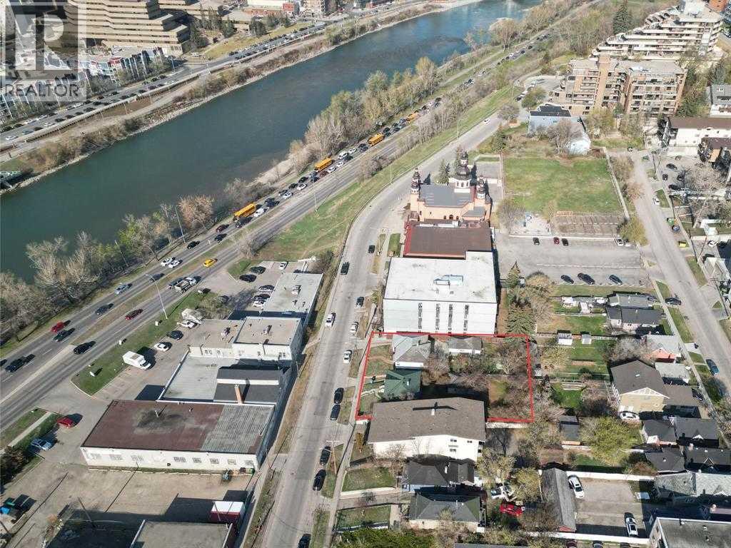 420 & 422 Meredith Road NE