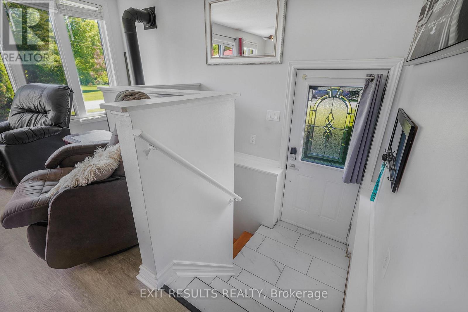8 BEAVER LANE - Photo 3