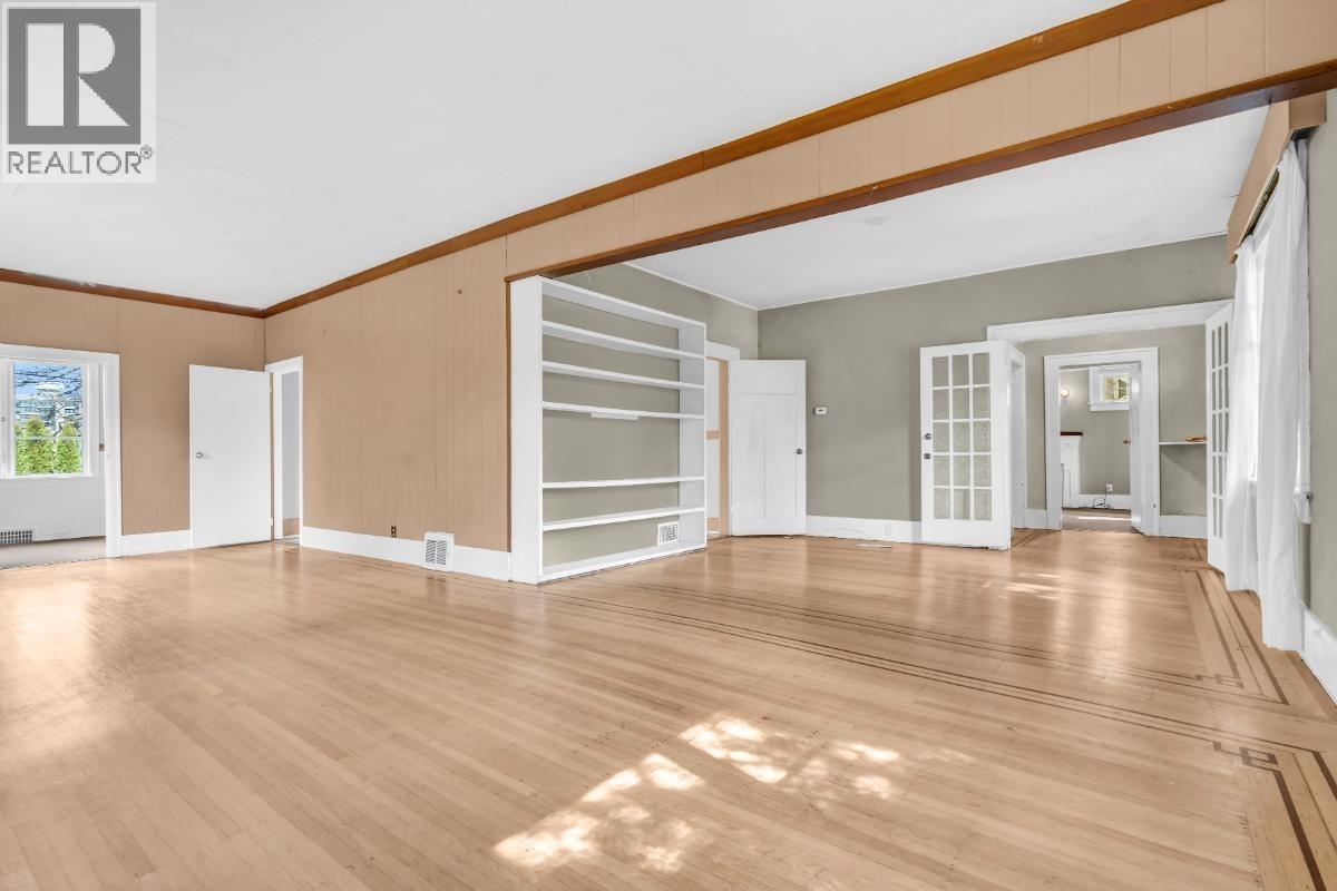 1775 CEDAR CRESCENT
