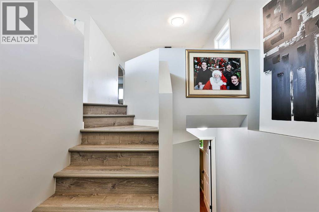 45 Mt Sundance Road W