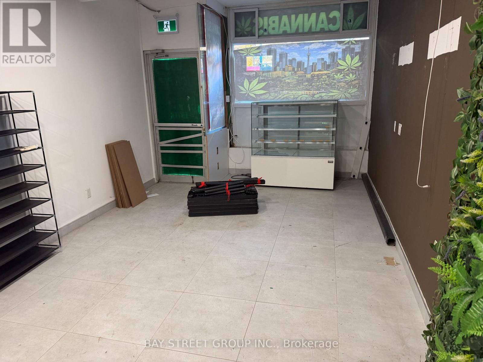 654 SPADINA AVENUE