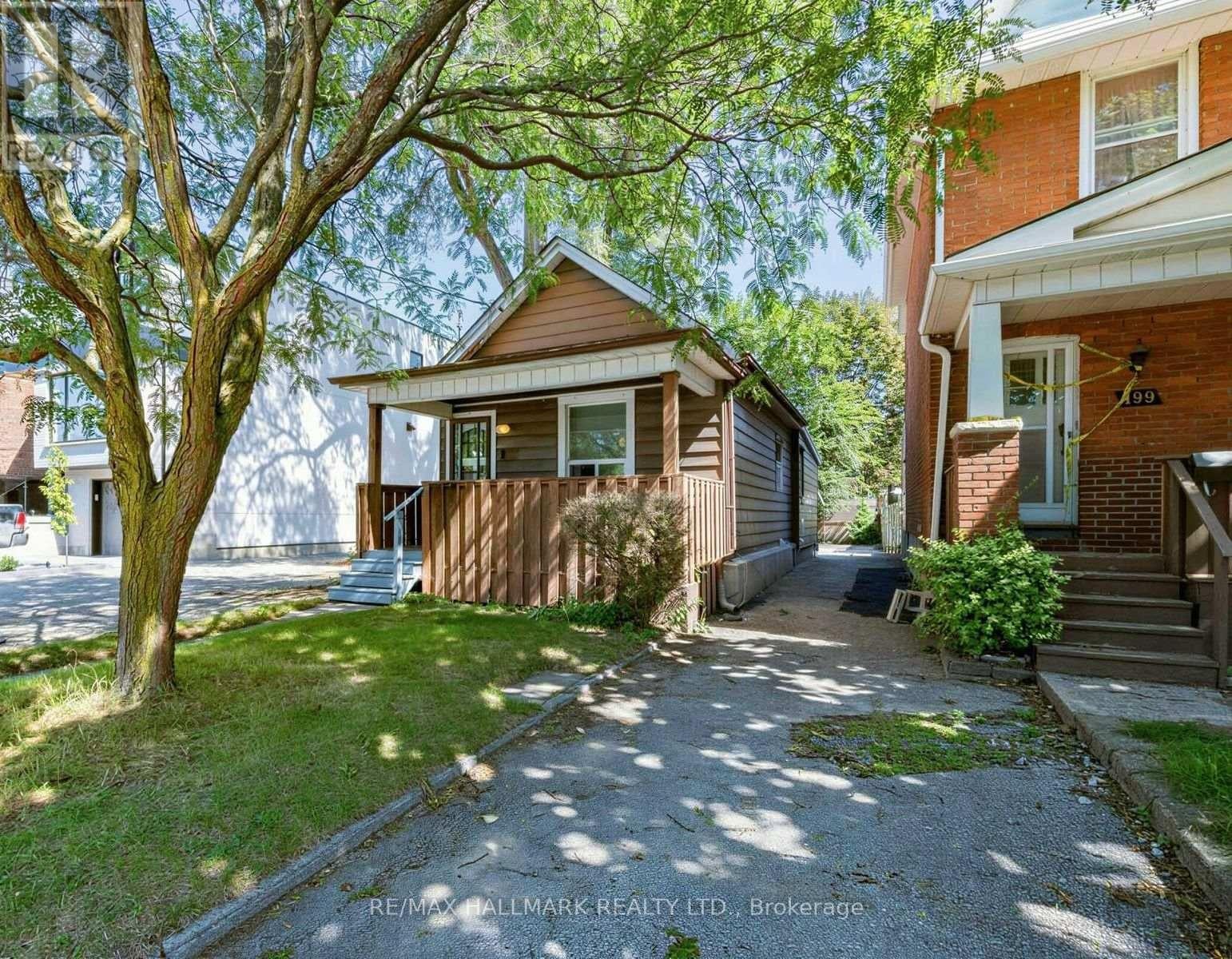 201 LINSMORE CRESCENT