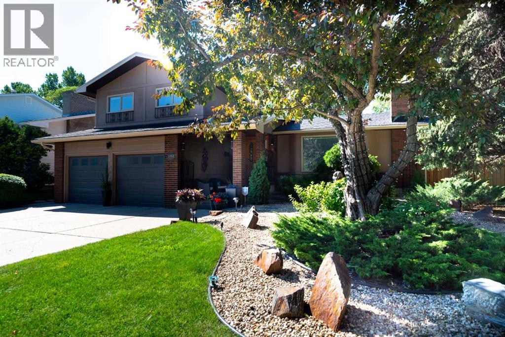 152 Mapleburn Drive SE