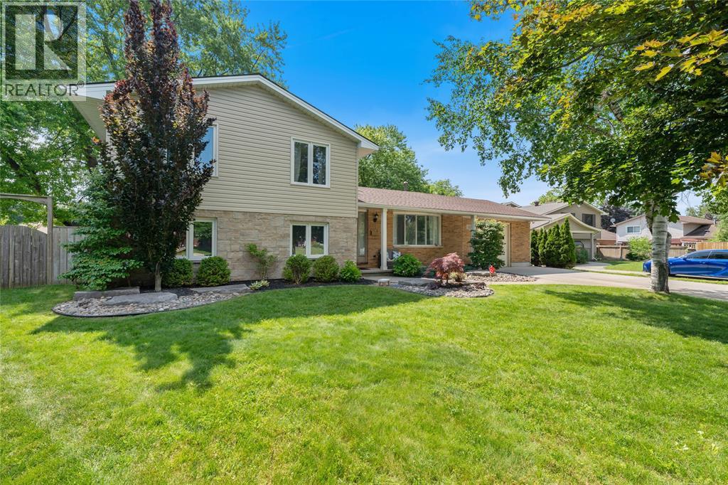 1121 ARLINGTON COURT