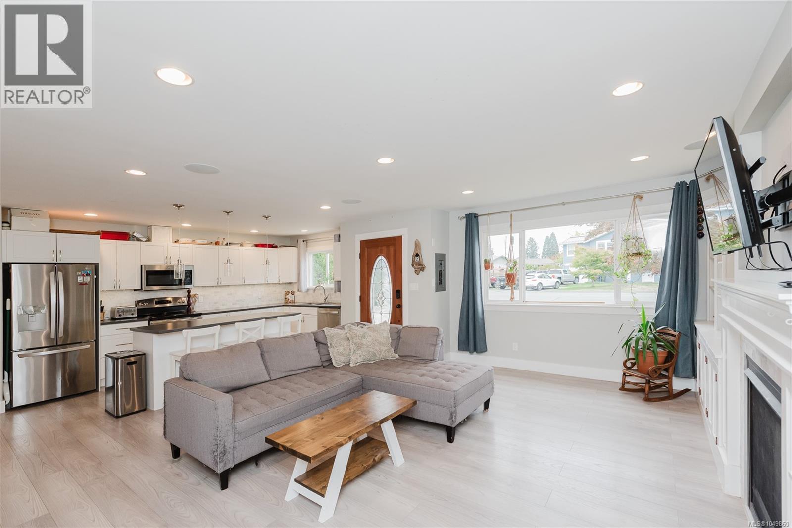2086 Eardley Rd