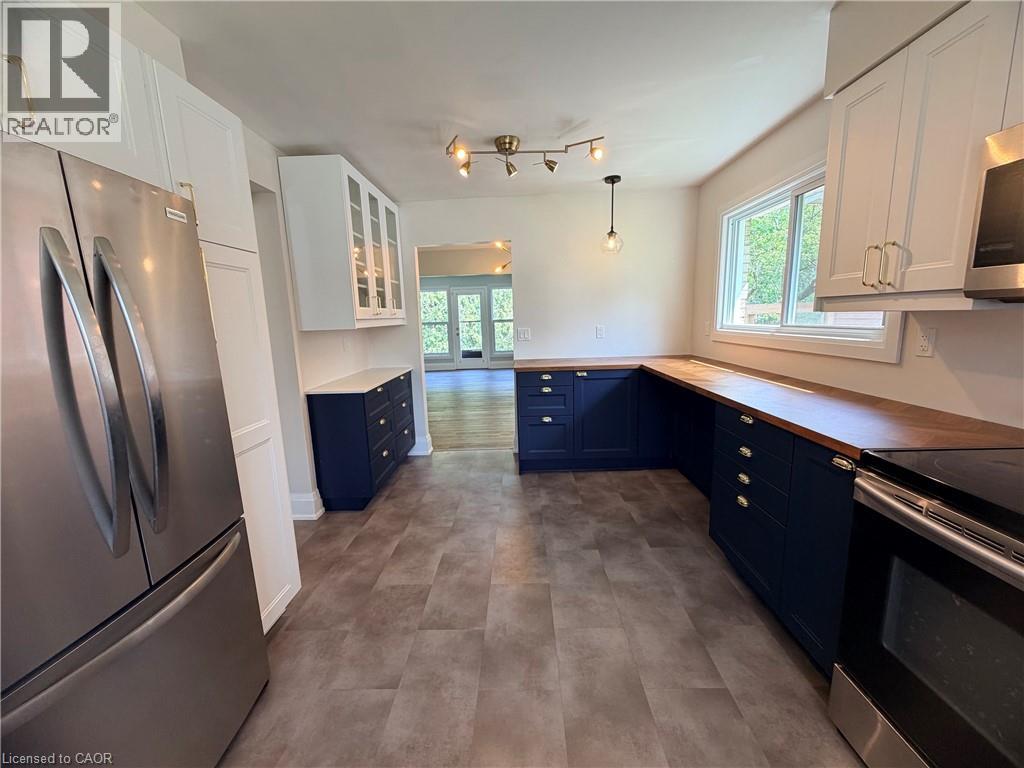 34 WOODRIDGE Drive