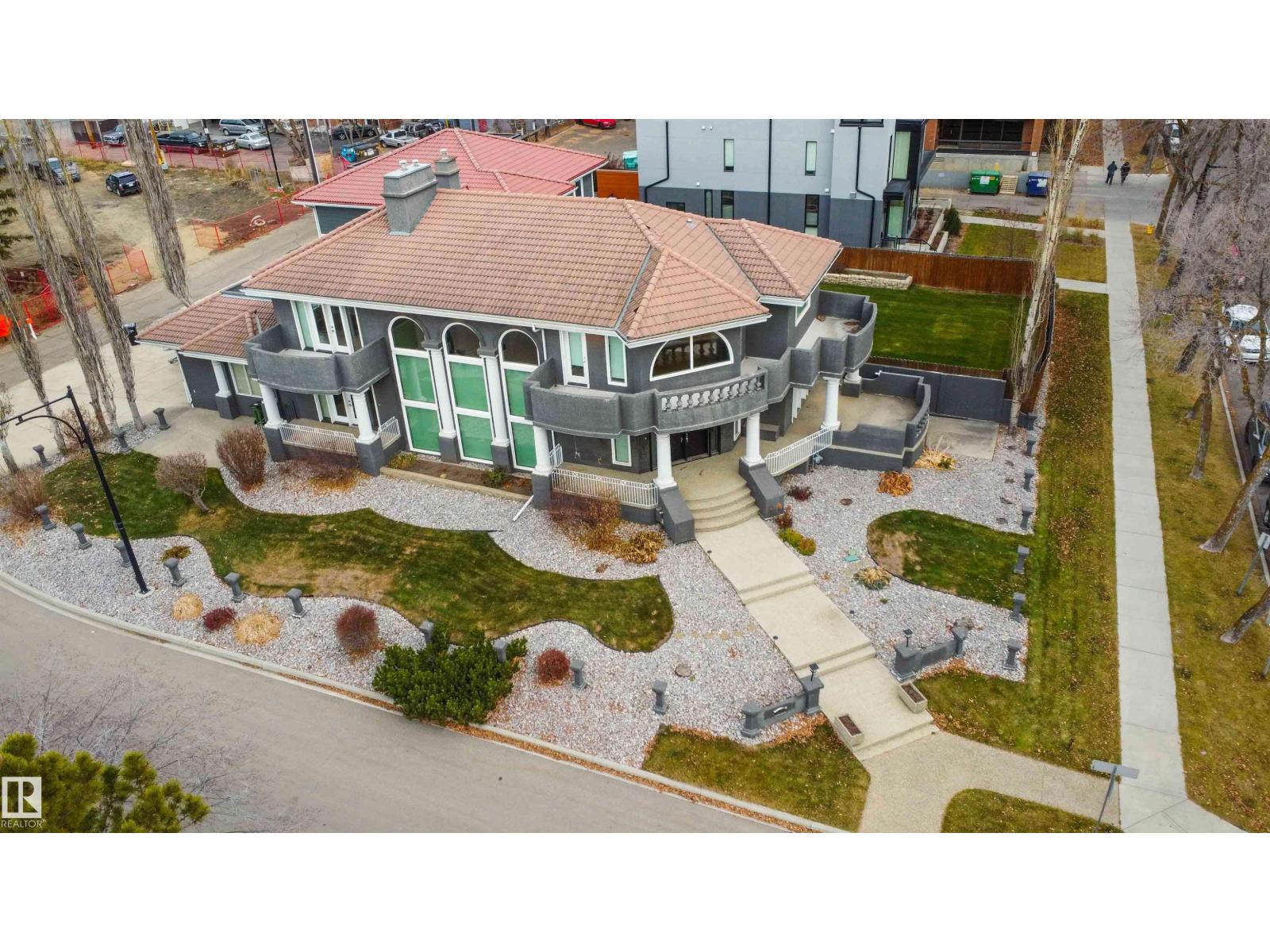 12428 103 AV NW
