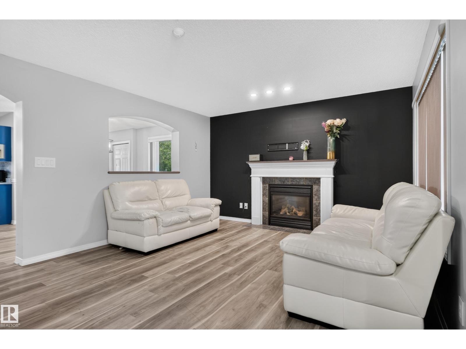 3755 20 ST NW