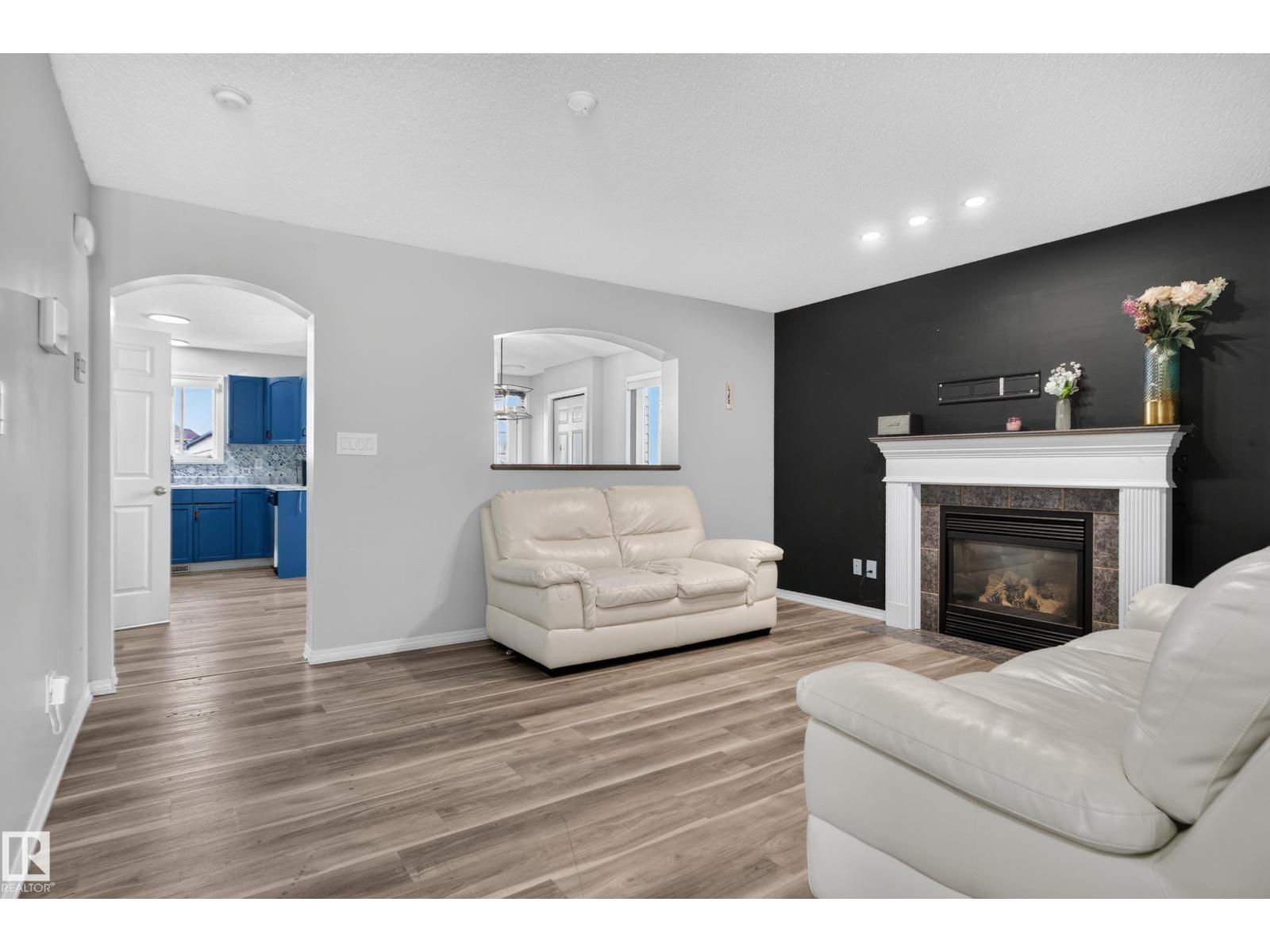 3755 20 ST NW