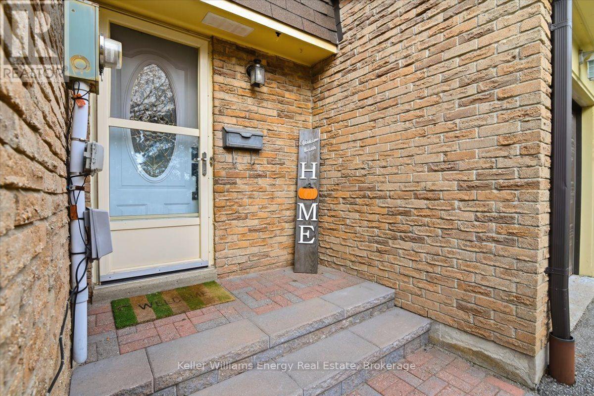 10 - 945 BURNS STREET W