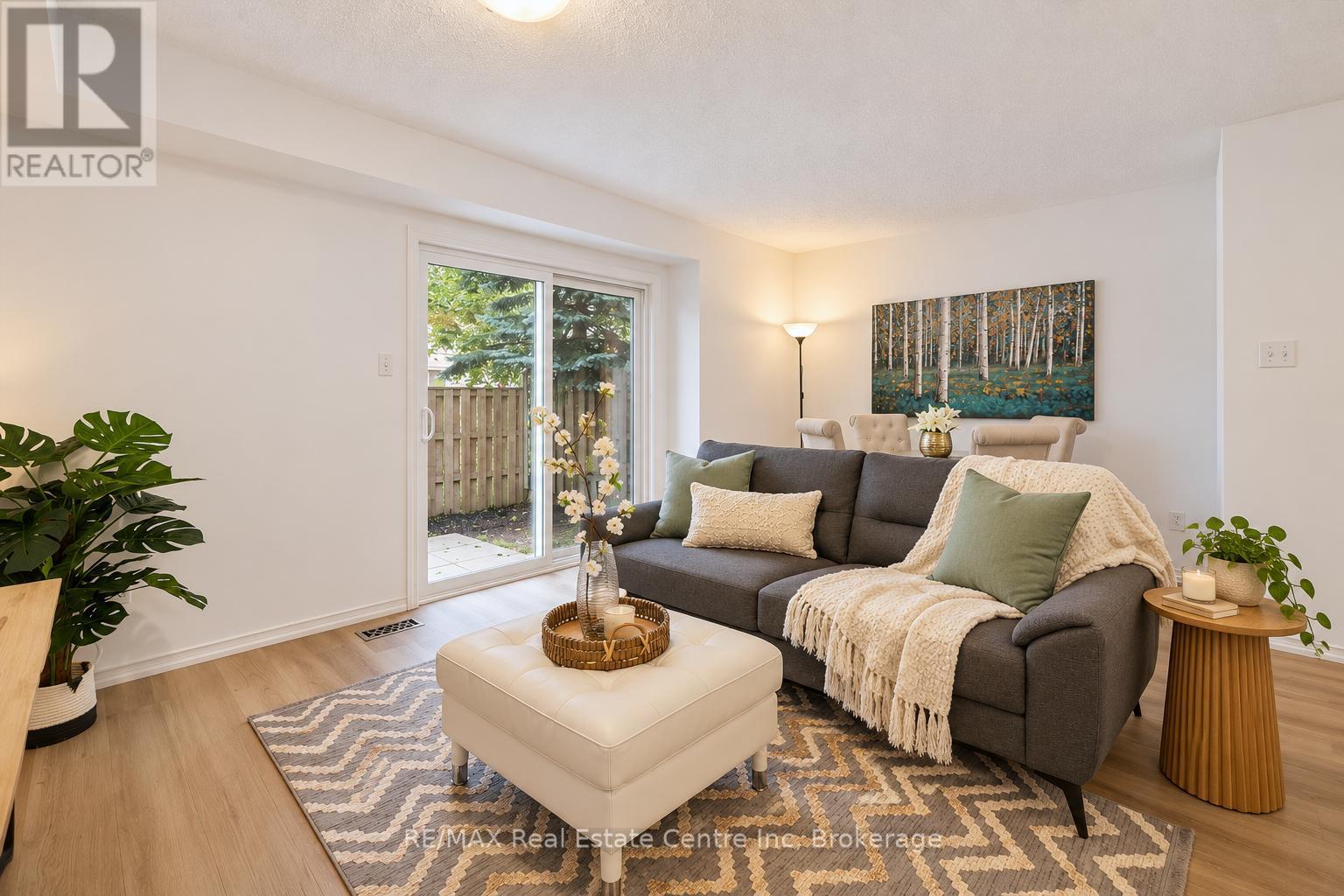 71 - 240 LONDON ROAD W