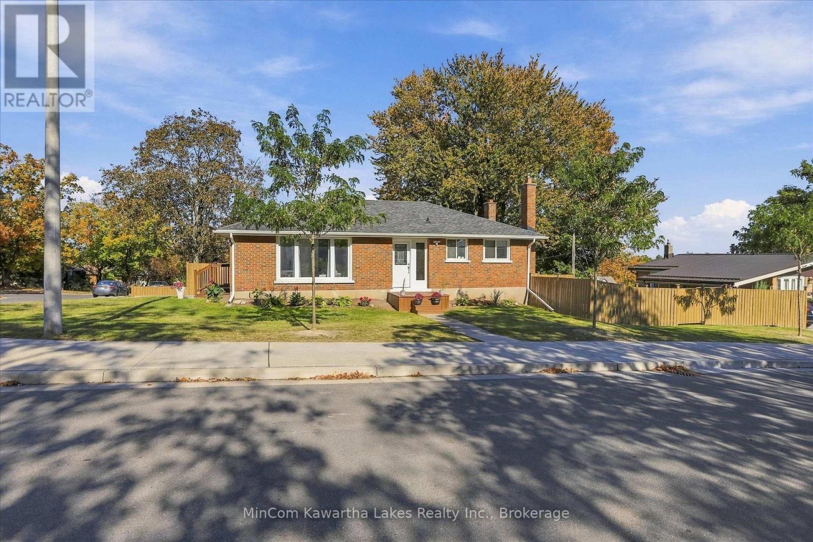 398 APPLEGROVE AVENUE