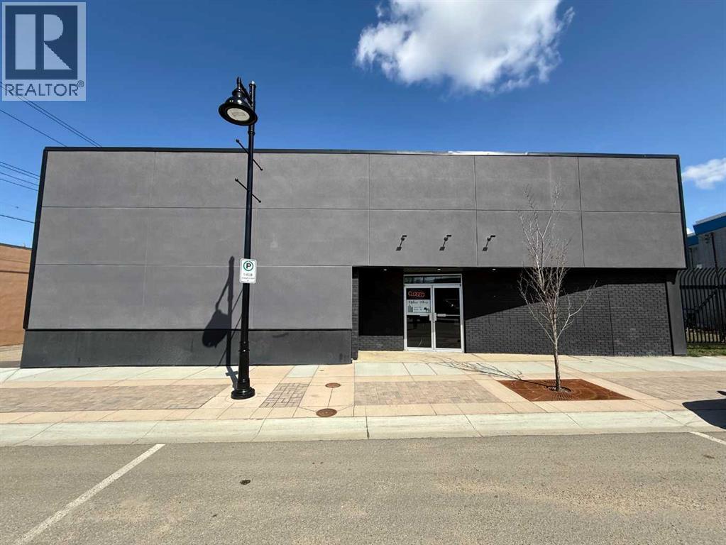 5004 51 AVE, PONOKA, AB T4J 1R7 - Image 3060818081.jpeg?d=l