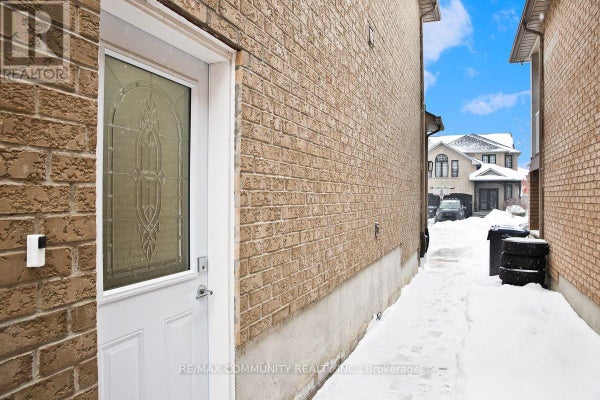 64 Fallstar Cres, Brampton (Fletcher'S Meadow), ON 2