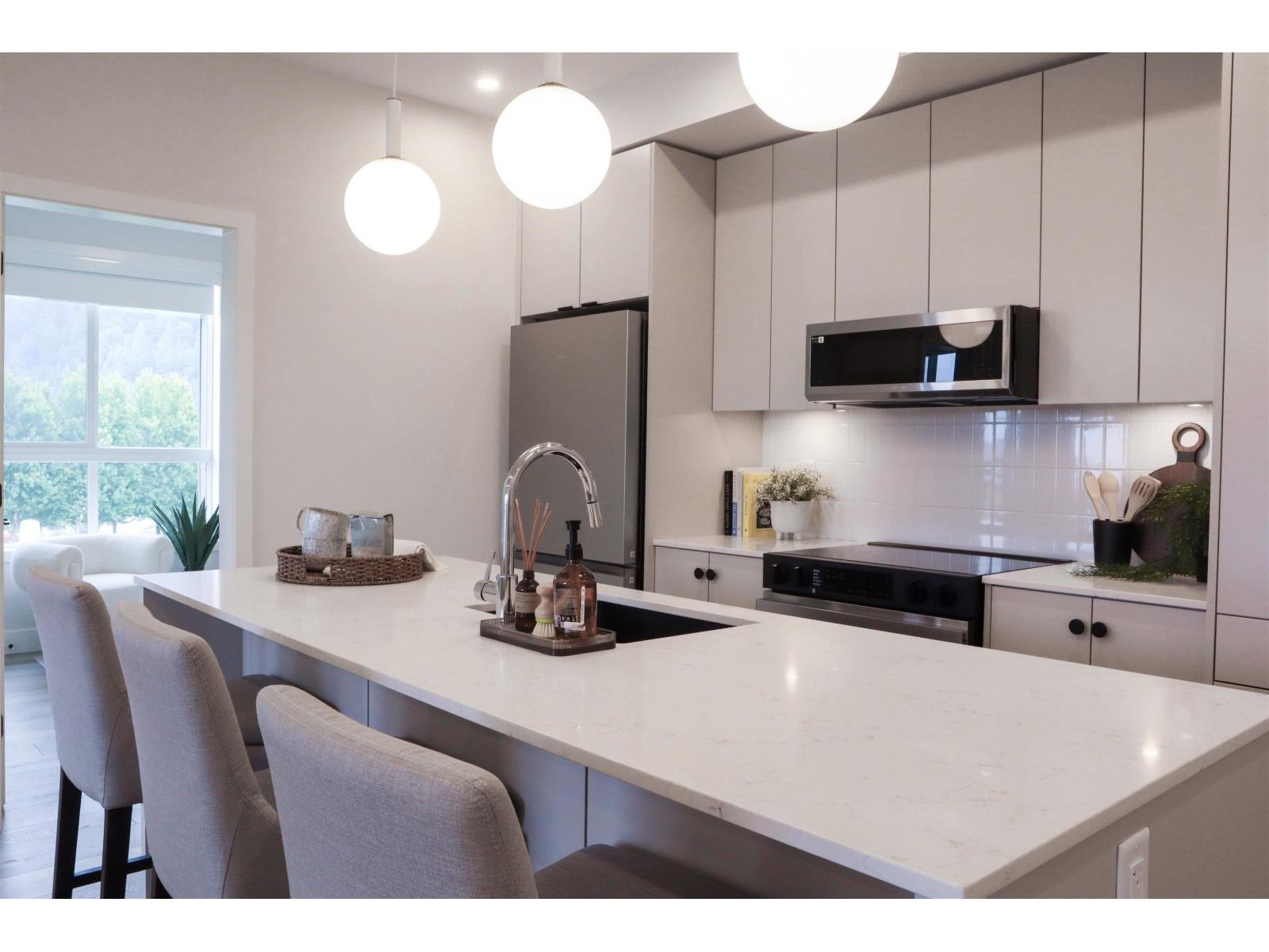 310 45497 CAMPUS DRIVE, Garrison Crossing