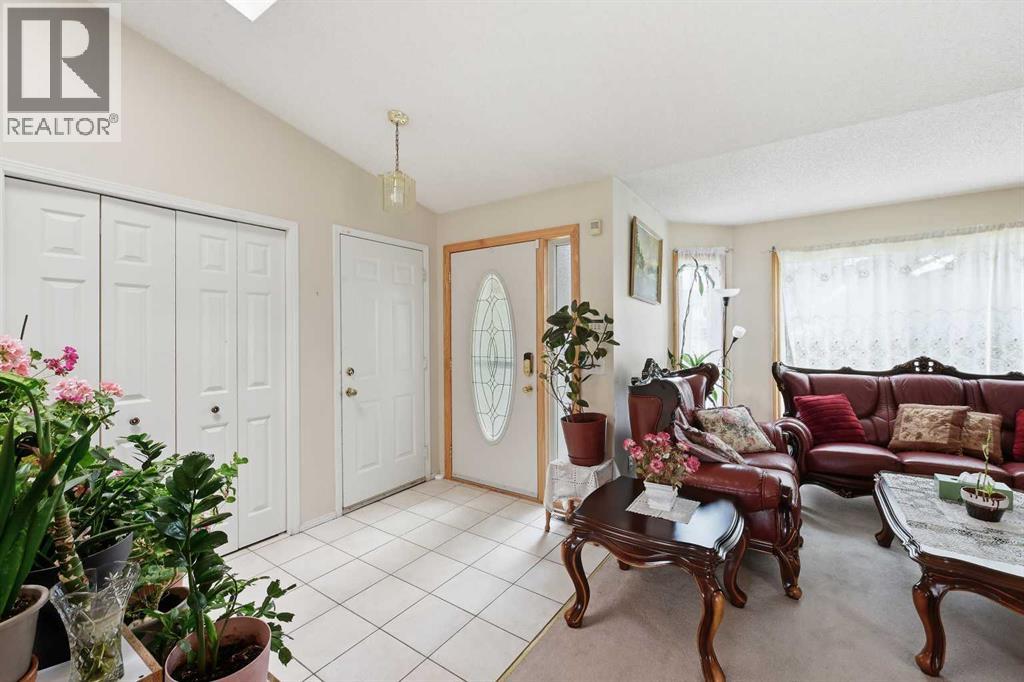 75 Arbour Ridge Way NW