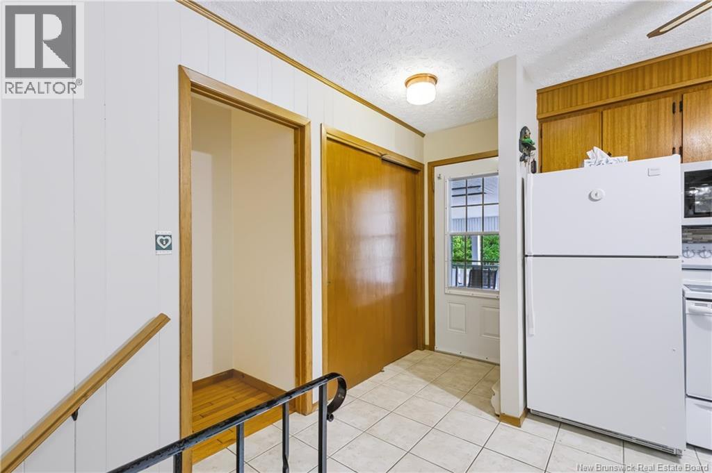 582 Broad Street - Photo 3