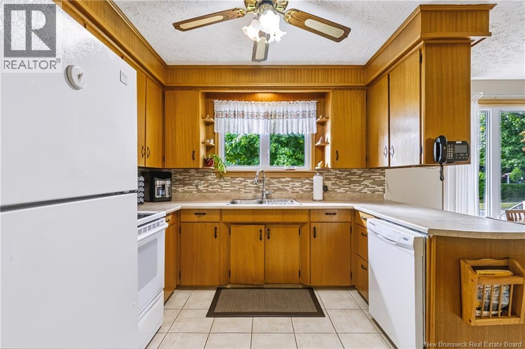 582 Broad Street - Photo 4