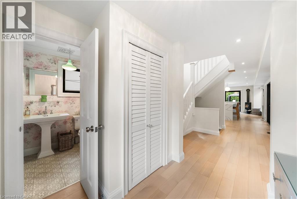 423 SMITH Avenue