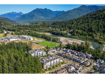 205 5384 TYEE LANE, Garrison Crossing Chilliwack BC V2R 6C8