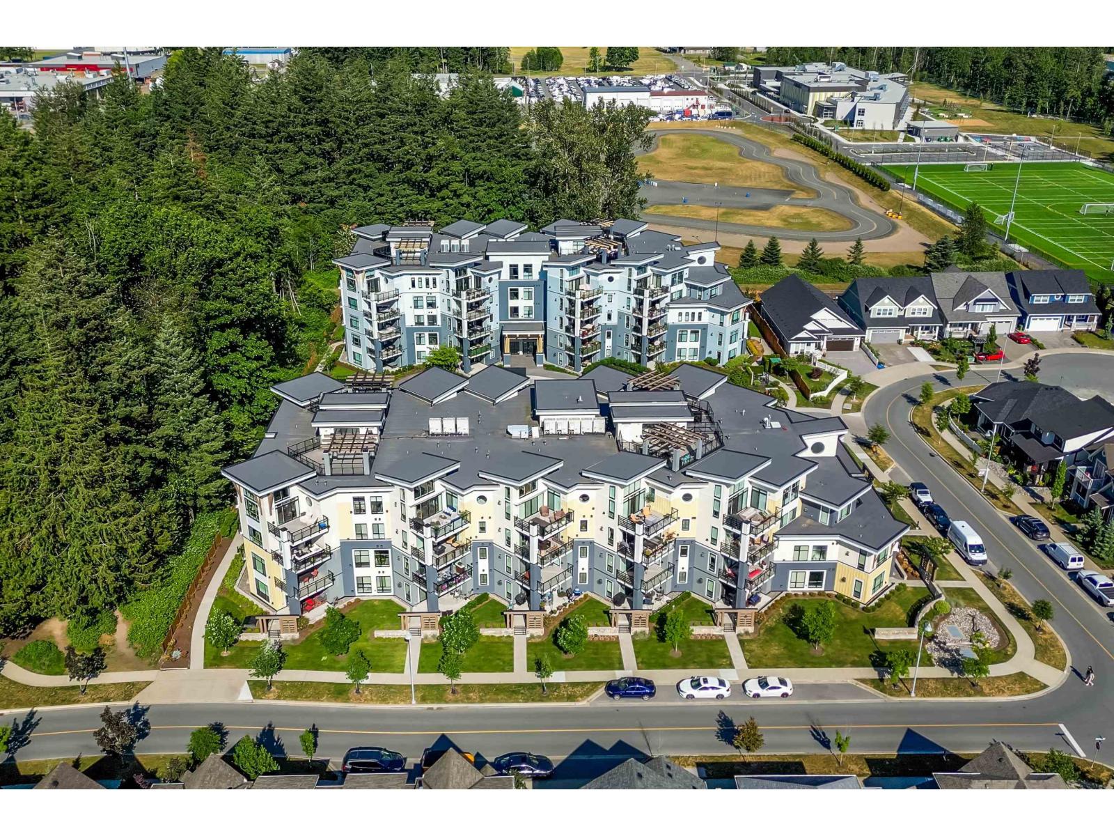 205 5384 TYEE LANE, Garrison Crossing
