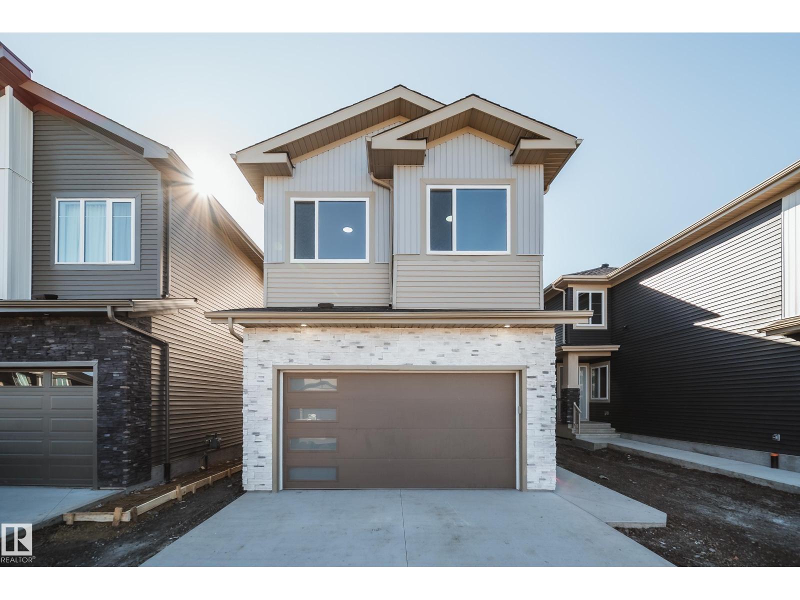 8523 183 AV NW