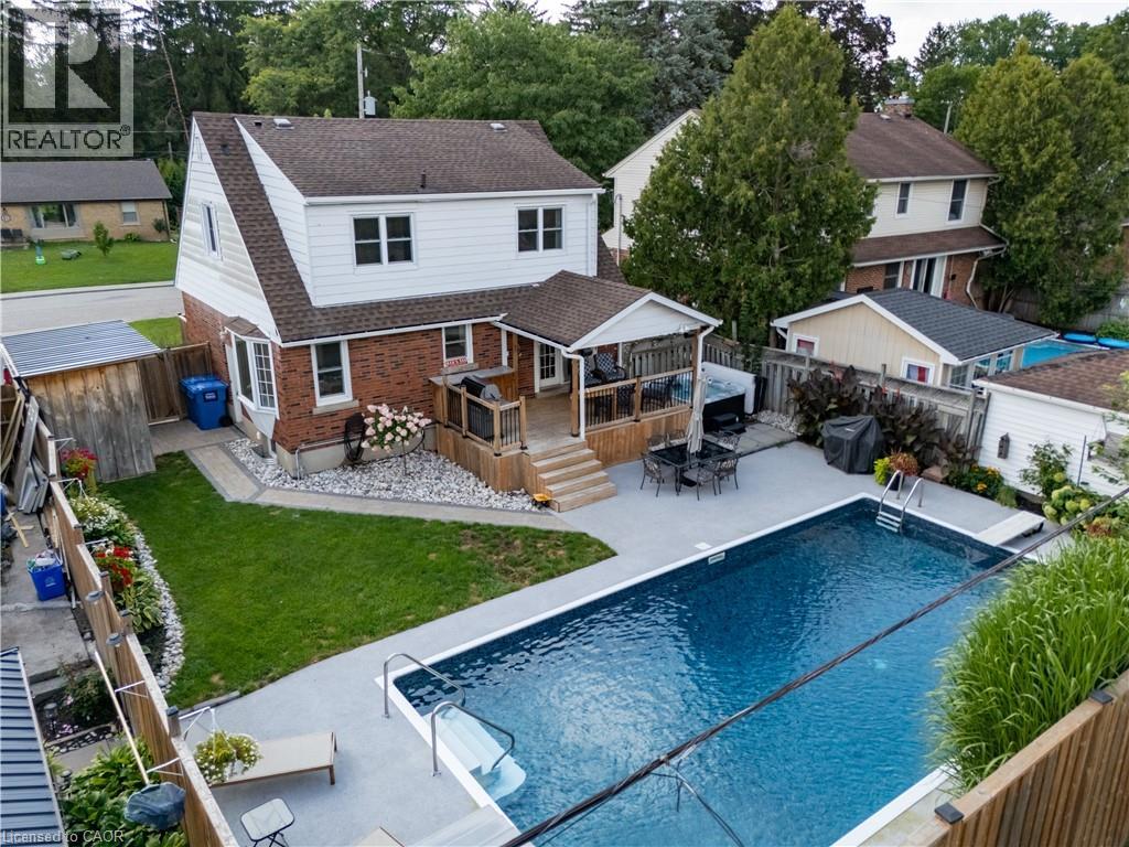 115 FAIRVIEW Crescent