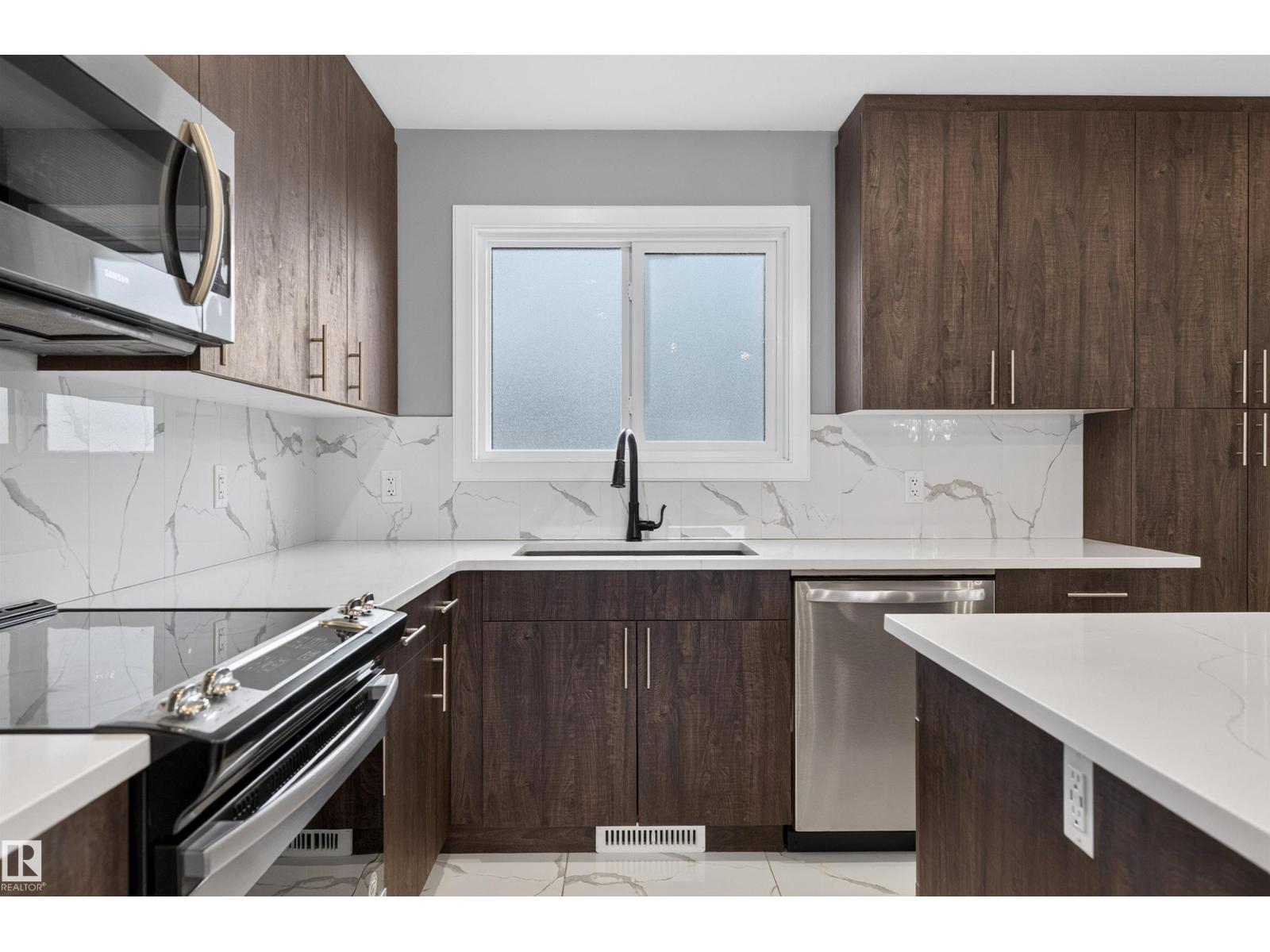 9526 109A AV NW