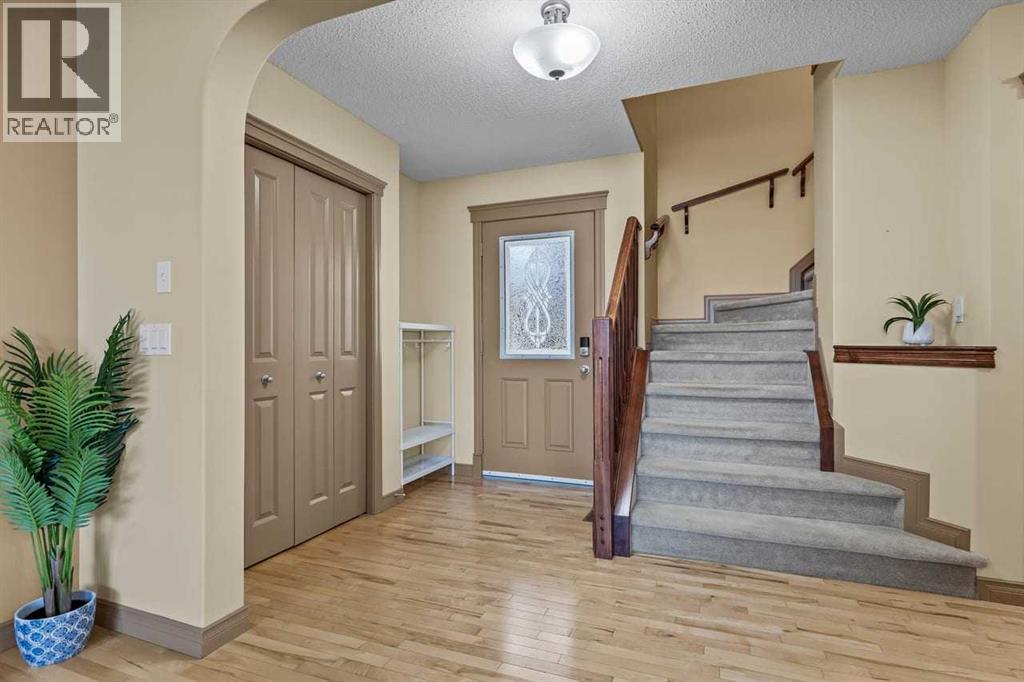 149 Everwoods Close SW