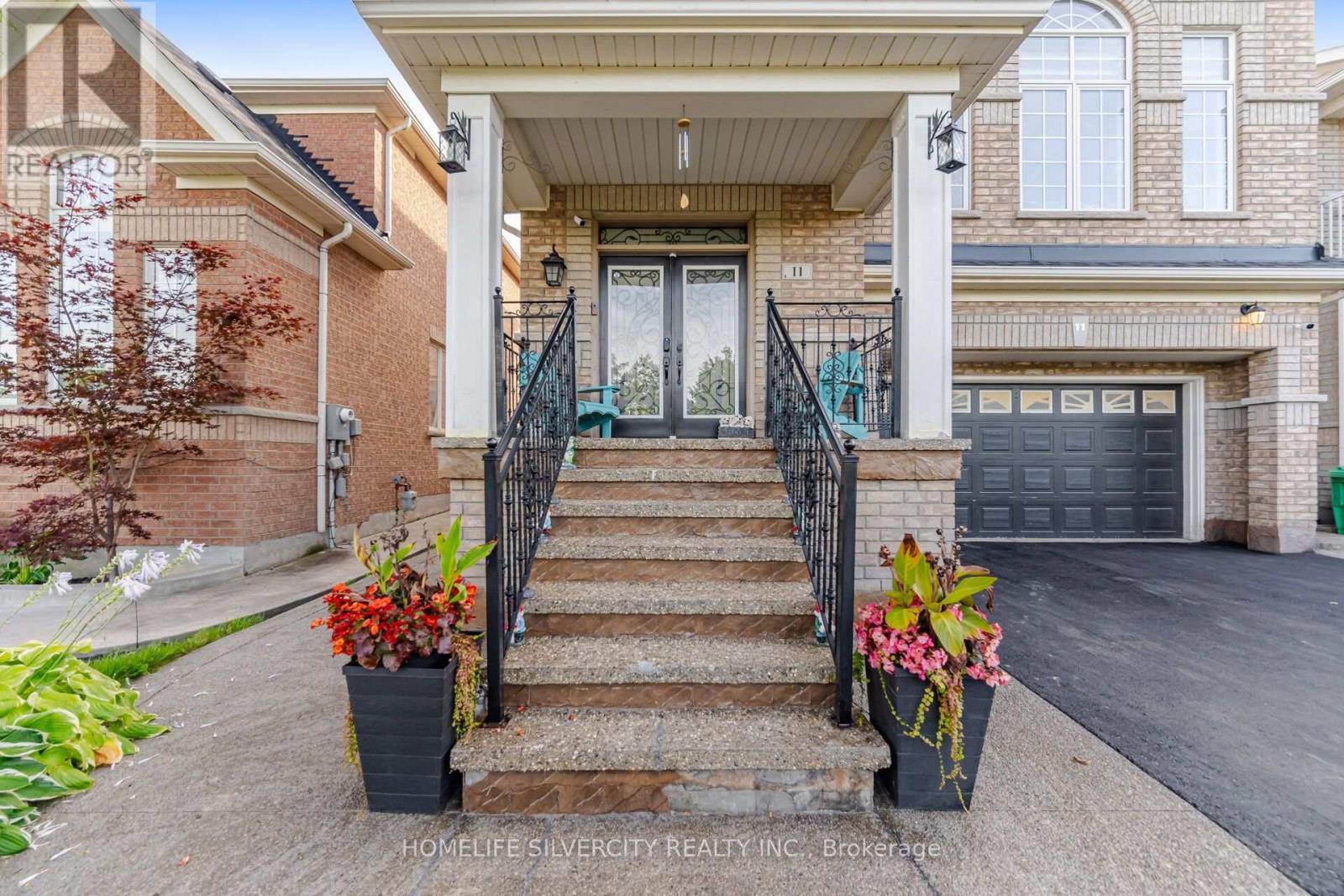 11 SWALES CRESCENT
