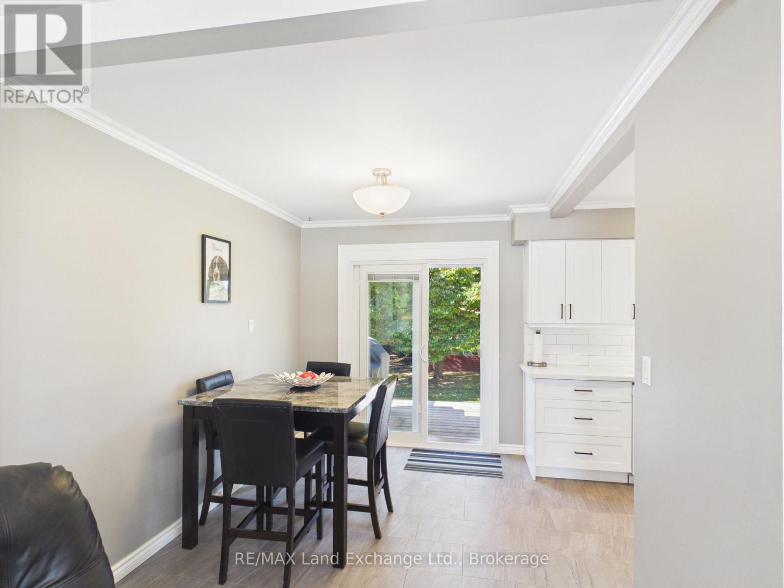 23 KING STREET N