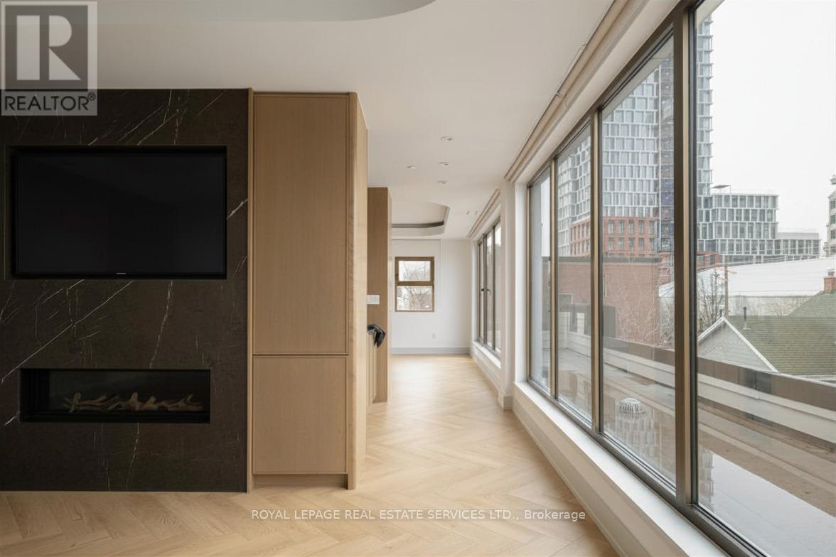 FOURTH LEVEL - 32 ROWANWOOD AVENUE