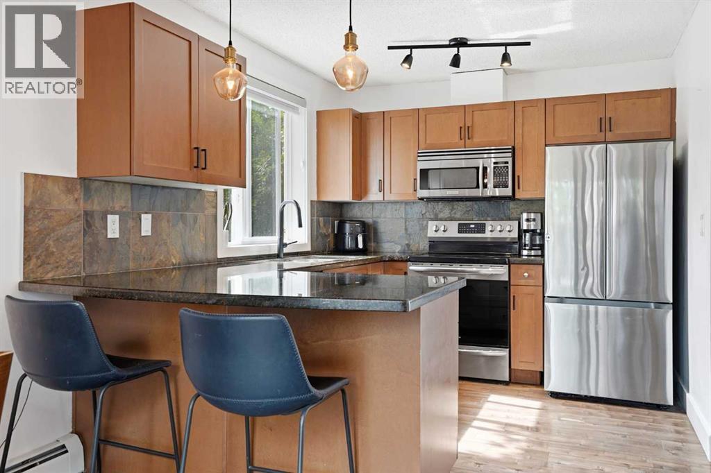 7, 219 Village Terrace SW