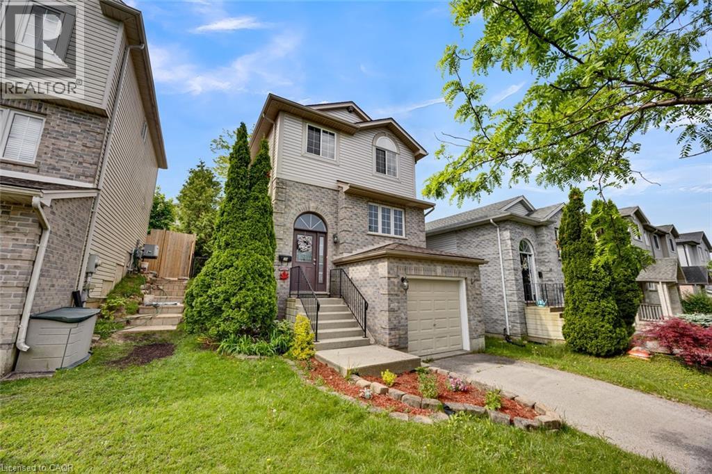 34 PHAIR Crescent