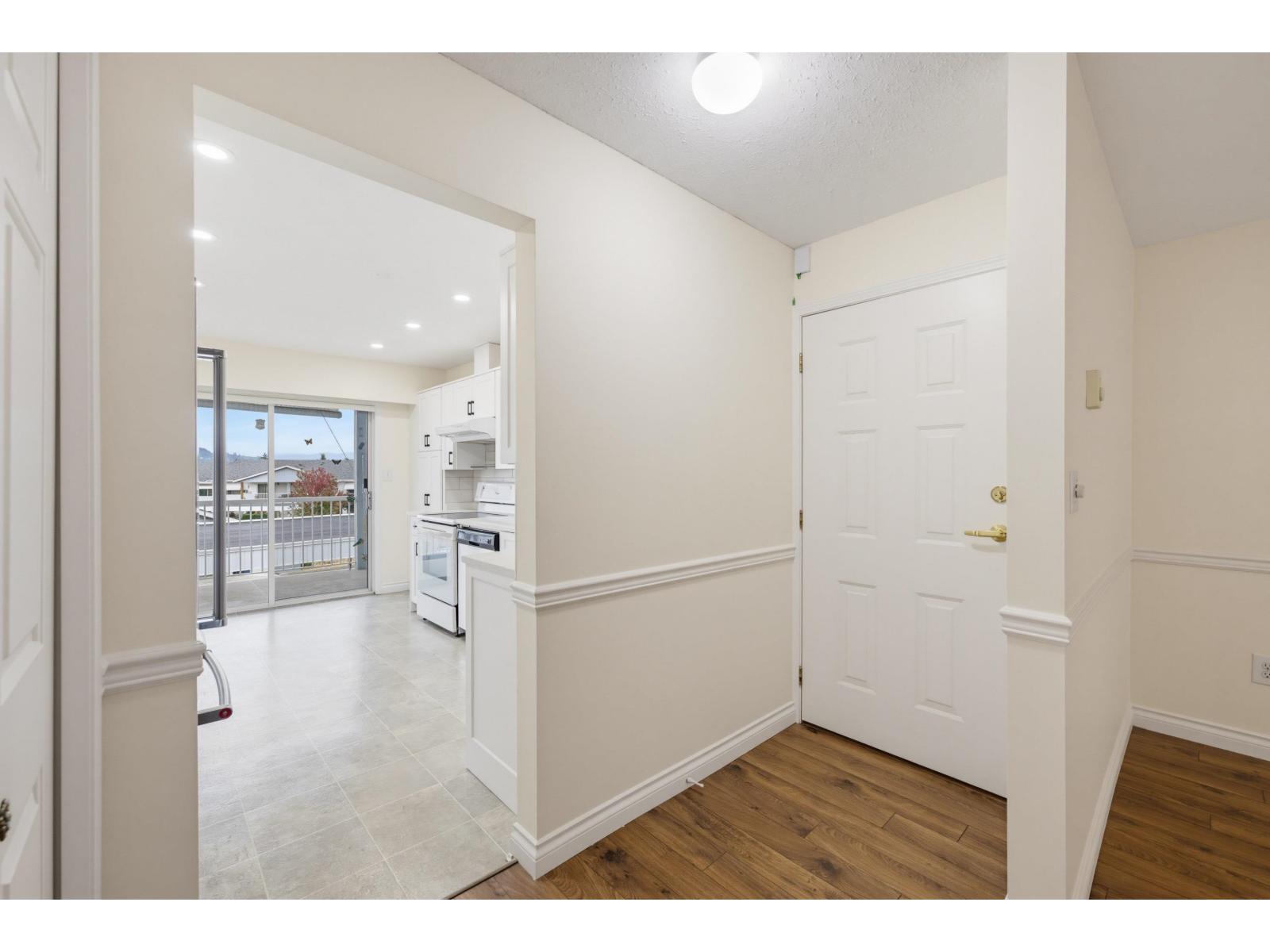 100 32691 GARIBALDI DRIVE