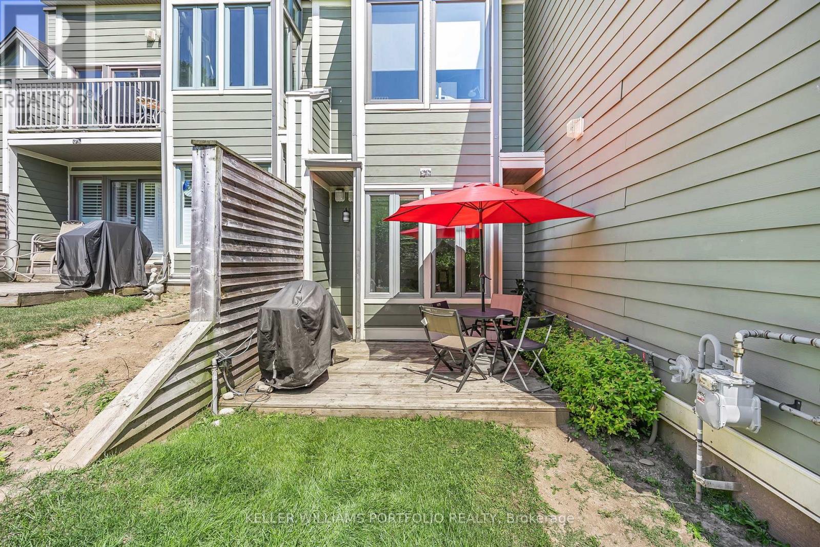 107 - 796404 GREY 19 ROAD