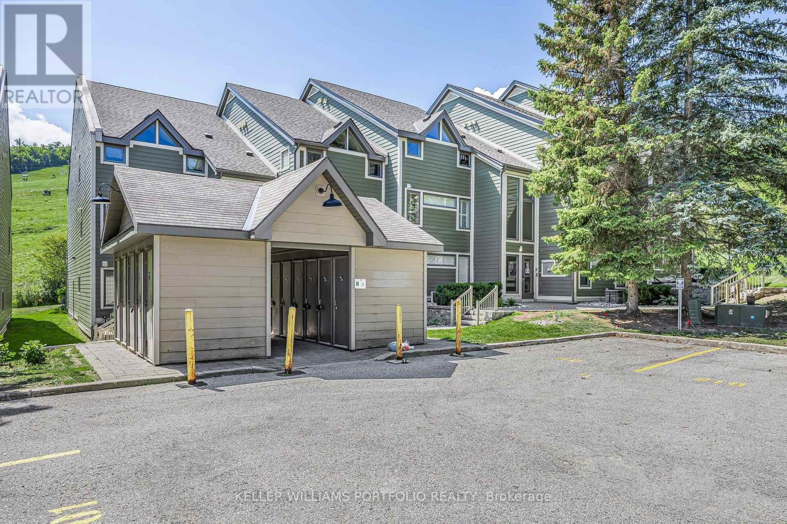 107 - 796404 GREY 19 ROAD