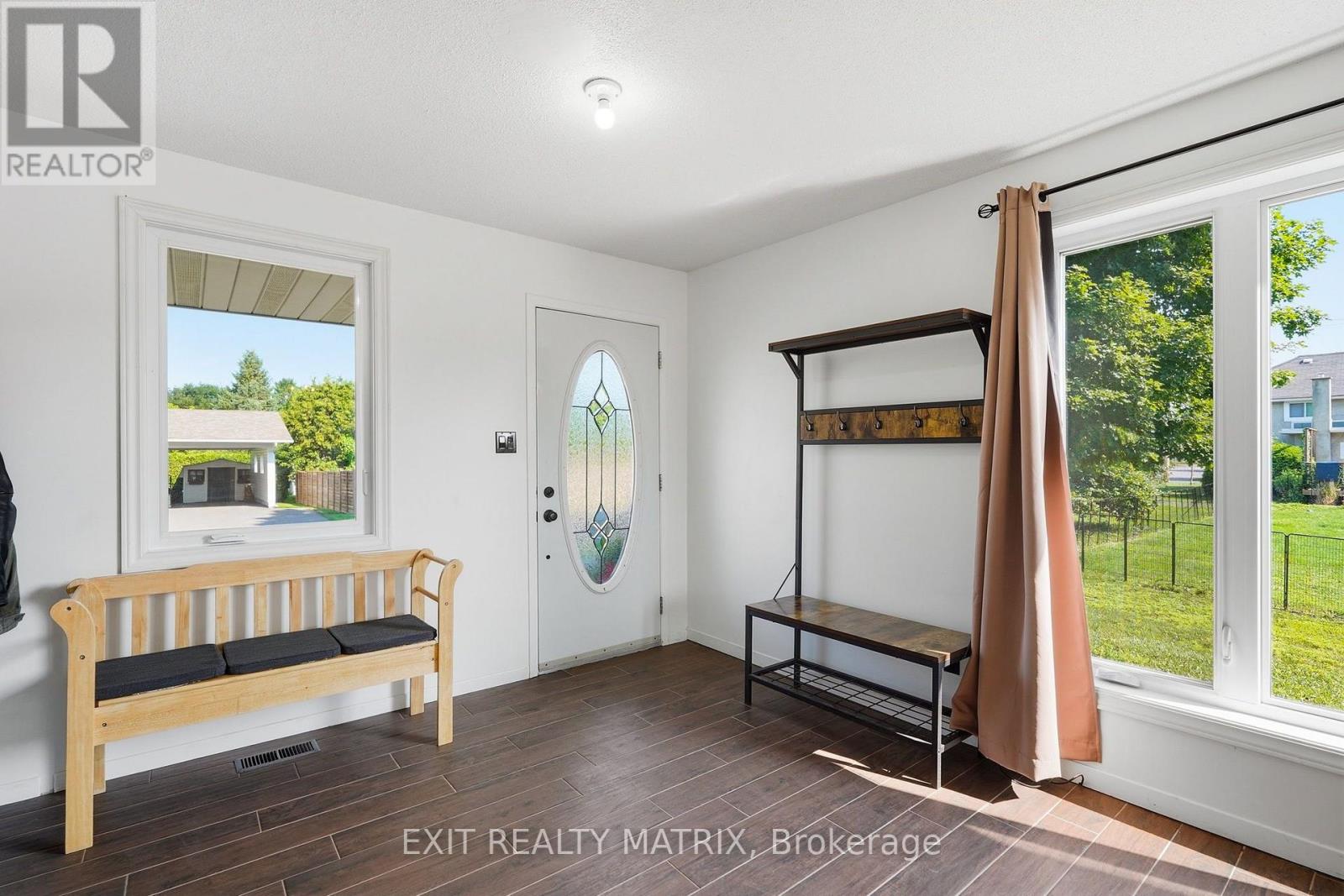 693 CARTIER STREET - Photo 4