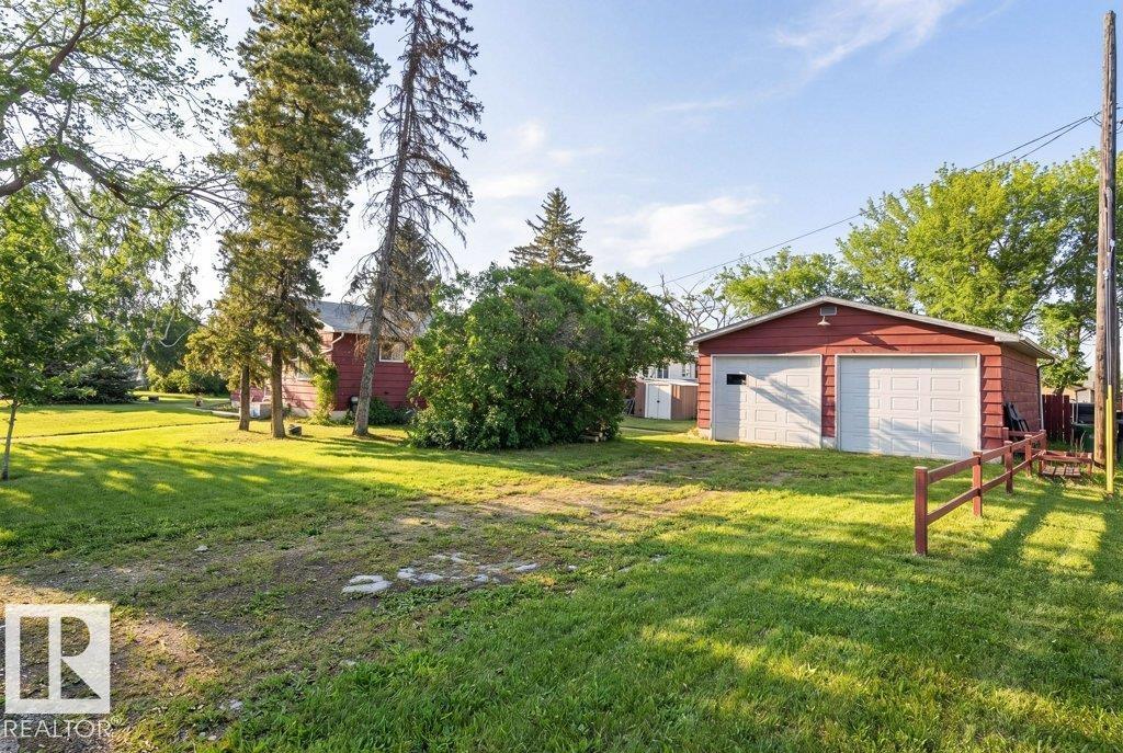 10459 66 AV NW