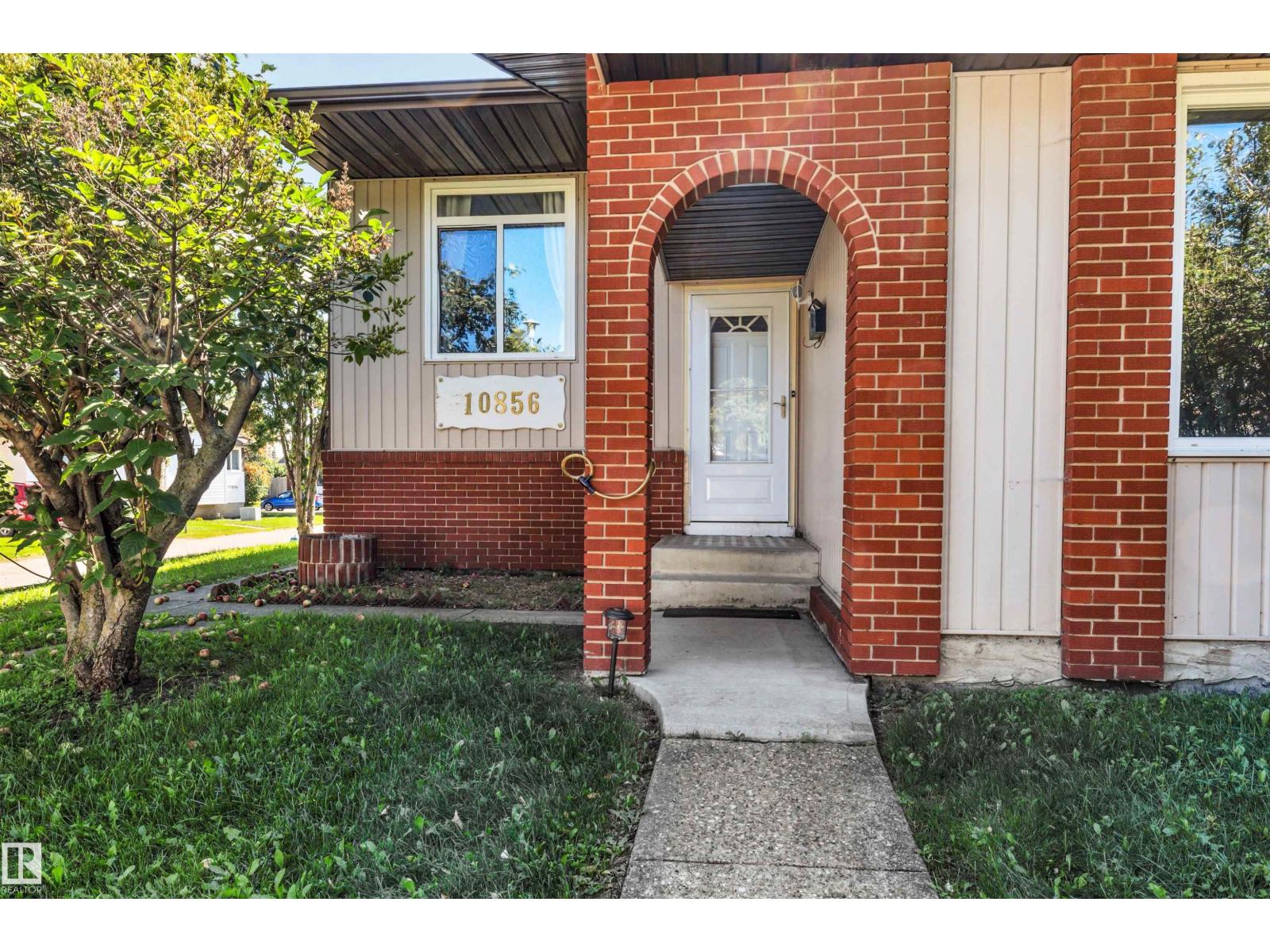 10856 173 AV NW