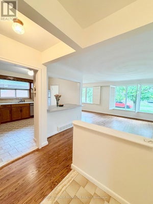 Main - 3 Avery Ave, Toronto (Markland Wood), ON 4