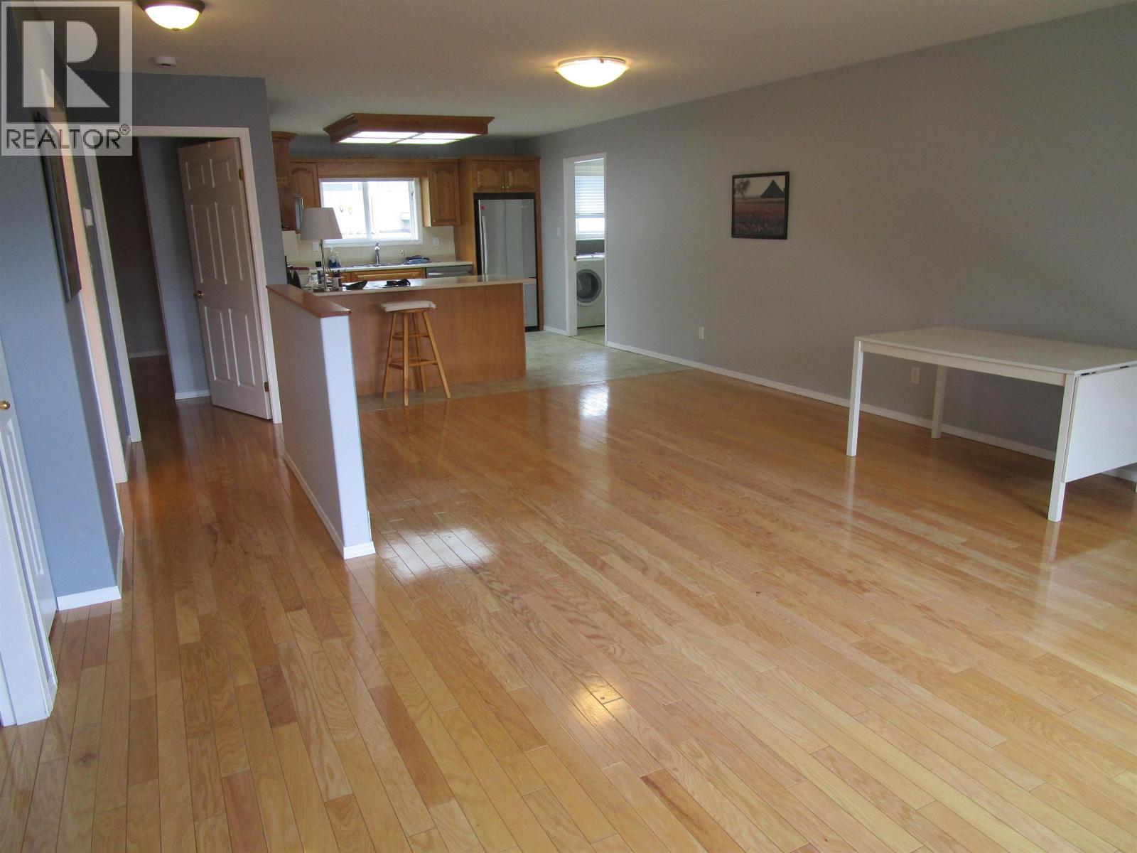 3B 814 CARIBOO TRAIL