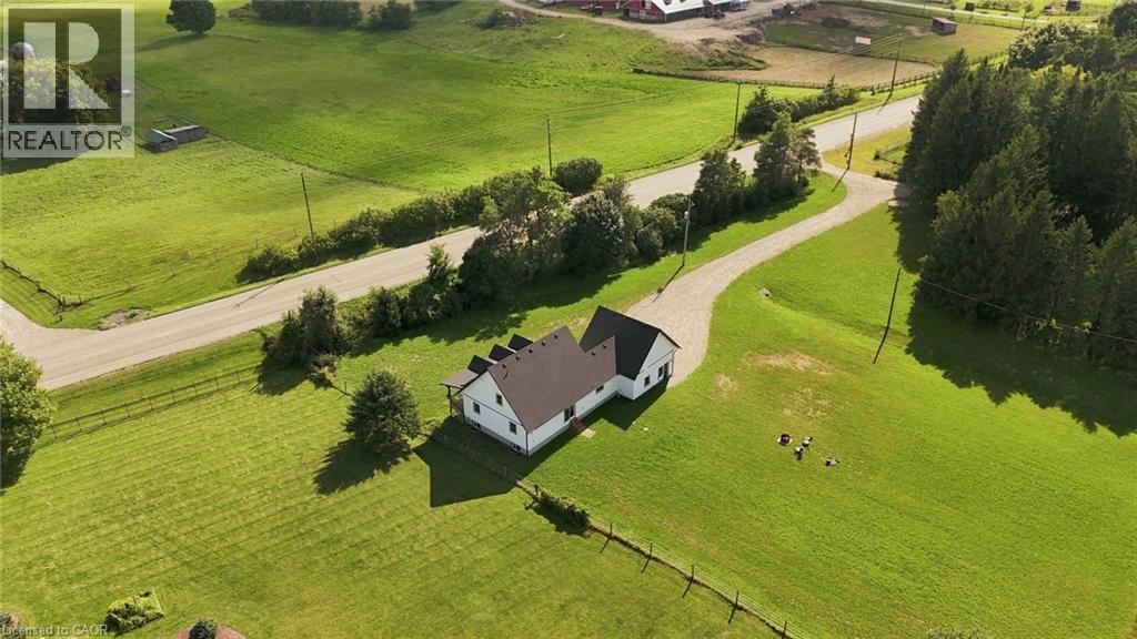 1238 SNYDER'S Road E