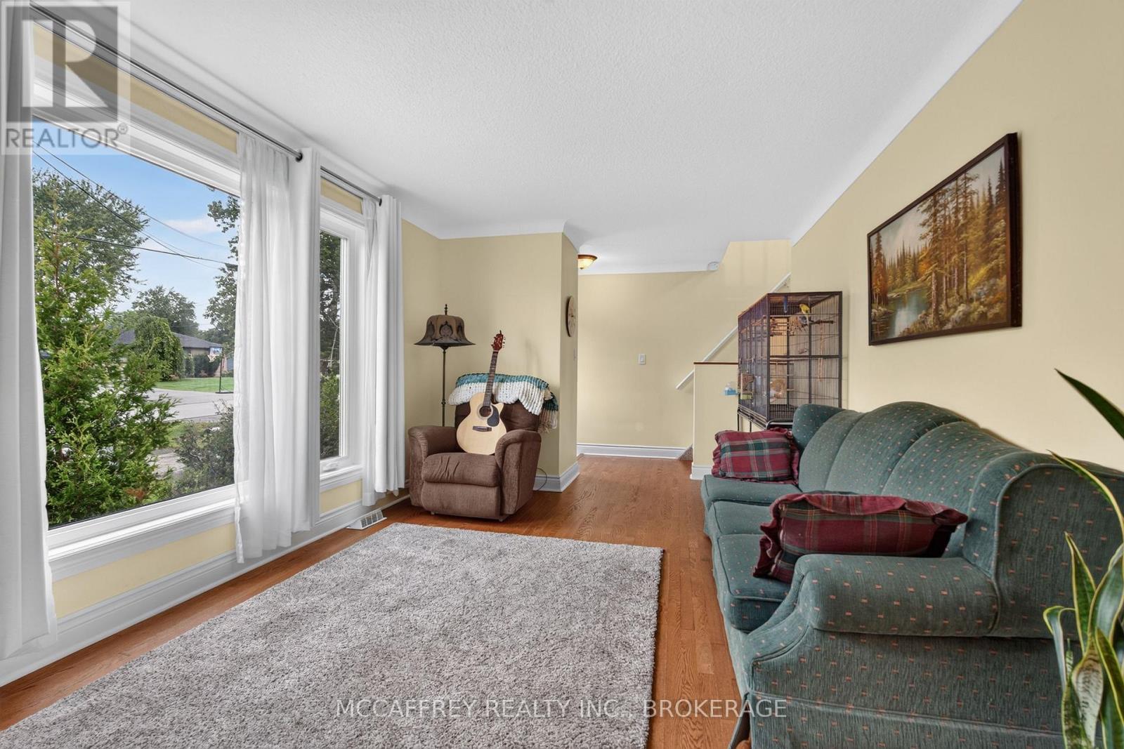 1242 LEYTON AVENUE