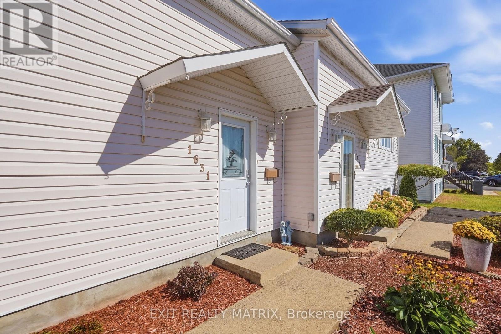 1631 LANSDOWNE STREET - Photo 3