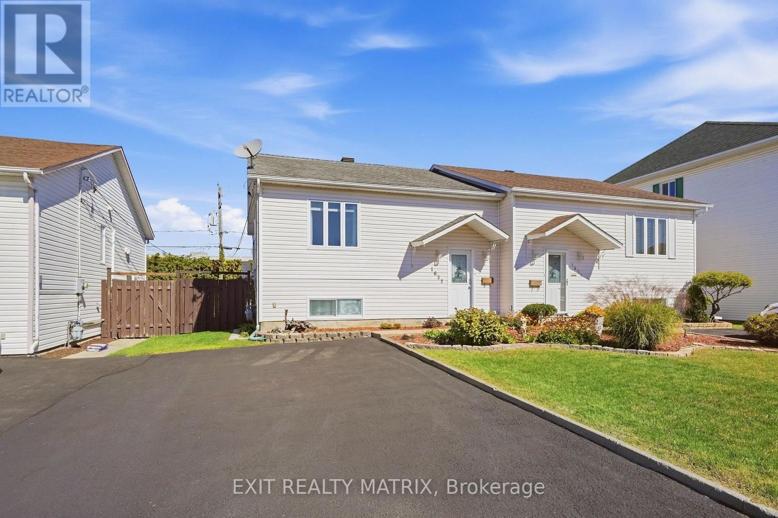 1631 LANSDOWNE STREET - Photo 2