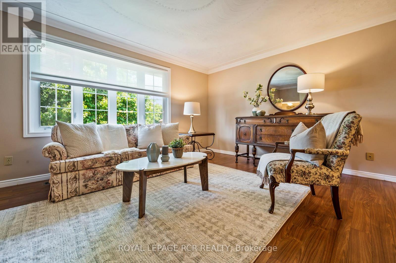 137 WHITE PINE CRESCENT