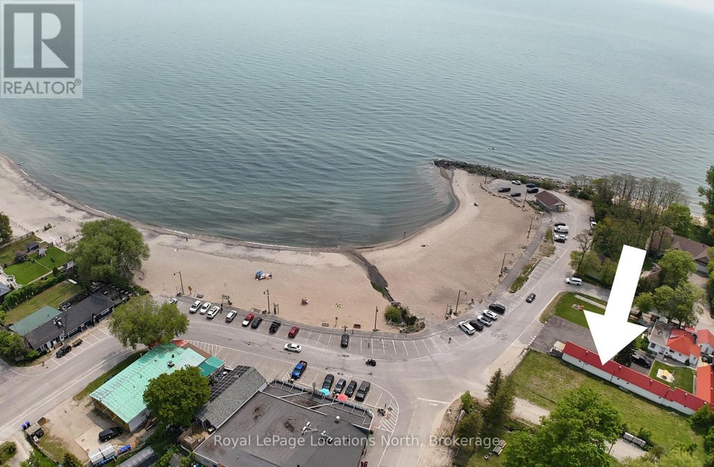 11 TINY BEACHES ROAD N